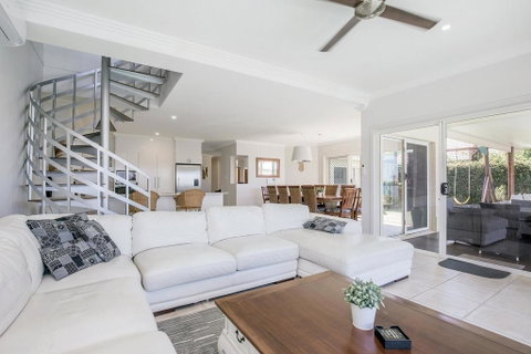 Lakehouse Family Oasis By Getastay - Stayed 2