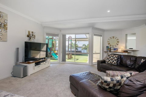 Lakehouse Family Oasis By Getastay - Stayed 3