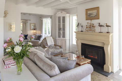 Lakeleigh - Stayed 1