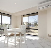 Lakeside Fun house near the Swan Valley - Stays Accommodation