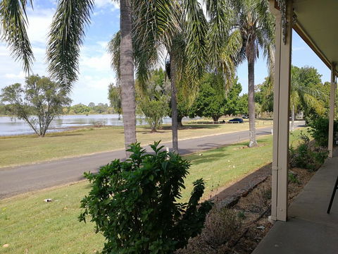 Lakeside Lodge Motel - Stays Accommodation 0