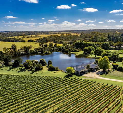 Lakeside Villas At Crittenden Estate - Stays Accommodation 1
