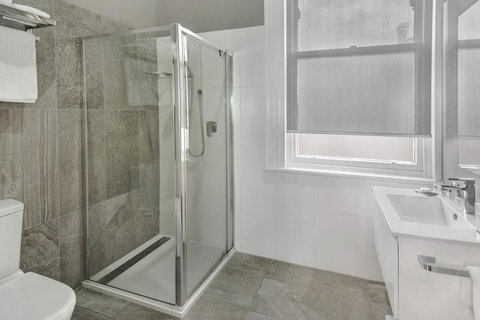 Langsford - Stayed 1