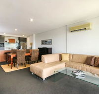 Large 3 Bedroom Apartment with River Views near the Stadium - Stays Accommodation