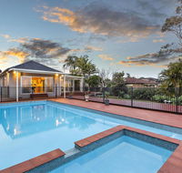 Lavish Lakefront Pool House - Stayed