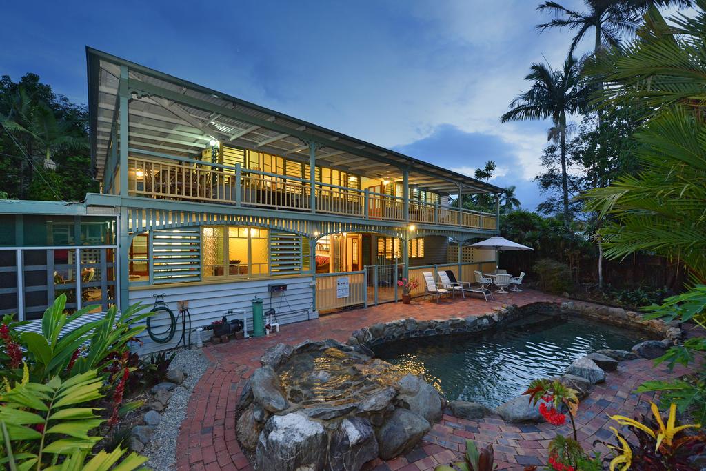 Stratford QLD Stayed
