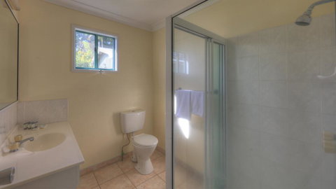 Lucinda Fishing Lodge - Stays Accommodation 3