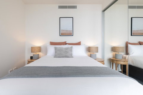 Luxury Beachfront Apartment In Newcastle - Stayed 3
