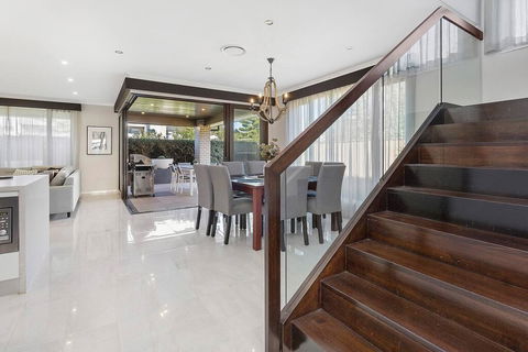 Luxury Brand New Home - Stayed 2