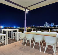 Luxury Darwin City Lights Jacuzzi Central Location Large House New Furnishings - Stayed