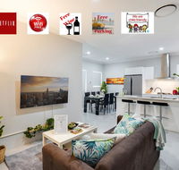 LUXURY HOUSE 10 MIN FROM BEACH WIFINETFLIX SLEEP 9 - Stayed