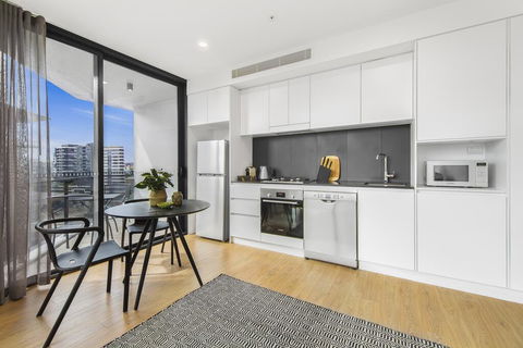 Luxury Inner-city Pad With Pool, Gym And Sauna - Stayed 1