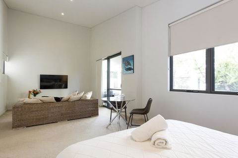 Luxury Modern Escapia - Stays Accommodation 2