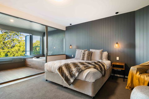 Luxury Spa Retreat With Ocean And Hinterland Views - Stays Accommodation 0