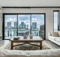 Luxury Waterfront 4BDR Townhouse with Amazing Views - Stayed