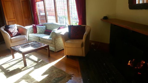 Lynton Lane - Stayed 0