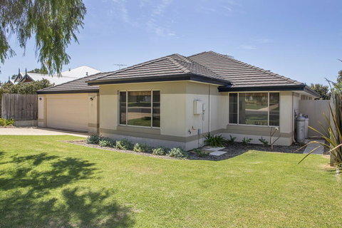 Macs Manor - Stays Accommodation 1