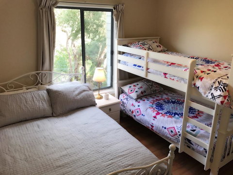 Magic Beach Cottage - Stays Accommodation 2