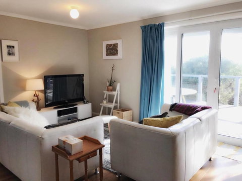 Magic Beach Cottage - Stays Accommodation 0