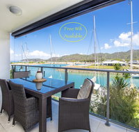 Magnetic Blue Waterfront Apartments - Stays Accommodation