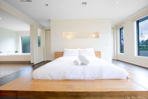 Magnificent Lux Stay@Mont Albert 4BR/WIFI/Garage - Stayed 0