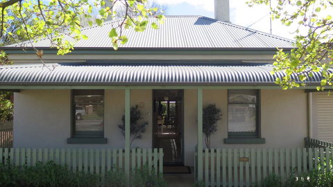 Magnolia Cottage - Stays Accommodation 0