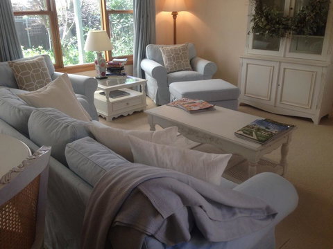 Magnolia Cottage - Stays Accommodation 2