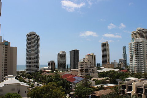 Main Beach Apartment At The Meriton - Stays Accommodation 0