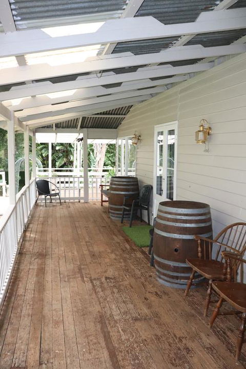 Mapleton Falls Farm House - Stayed 1