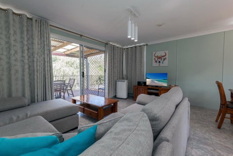 Marine Drive, 32 - Stayed 0