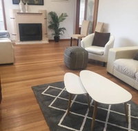 Melbourne delightful  comfortable home. Sleeps 10. Walk to train. 17 km from CBD.