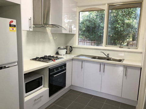 Melbourne Short Stay - Nunawading Station - Nunawading - Stays Accommodation 2
