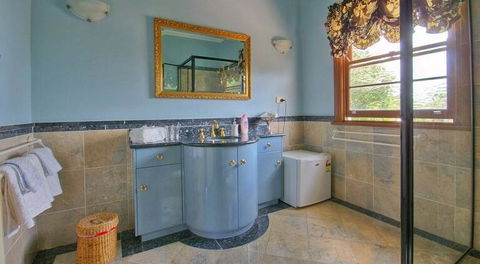 Melville House Bed And Breakfast - Stays Accommodation 3