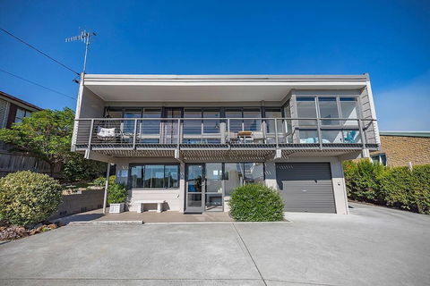 Mimosa Holiday House - Stays Accommodation 1