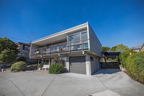 Mimosa Holiday House - Stays Accommodation 3