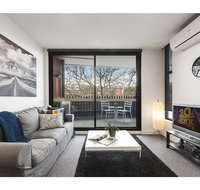 Modern 2 bed apartment in trendy Collingwood