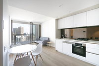 Modern Apartment in Darling Harbour