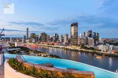 Modern Apartment In South Brisbane Infinity Pool - Stayed 1