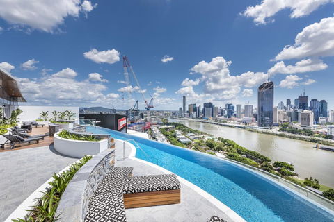 Modern Apartment In South Brisbane Infinity Pool - Stayed 2