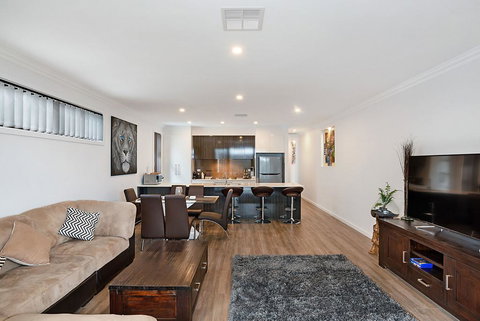 Modern Luxury At Christies Beach - Stayed 3