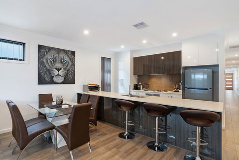 Modern Luxury At Christies Beach - Stayed 1