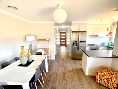 Modern Majestic - Everything You Need - Private Location - Stayed 0