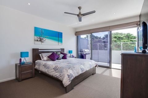 Modern McCrae Beauty - Stayed 3