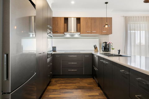 Modern Seaside Getaway Mornington - Stayed 3