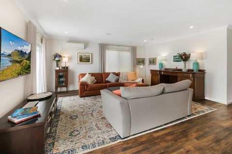 Modern Seaside Getaway Mornington - Stayed 1