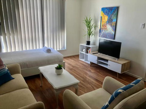 Modern Unit Near To Surfers Paradise - Stayed 0