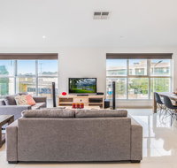 Modern Unit With Balconies Near Melbourne Airport - Stays Accommodation