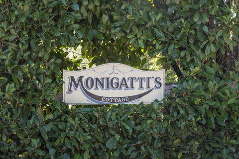 Monigatti - Stayed 1