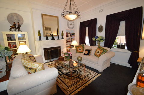 Montrose House - Stays Accommodation 1
