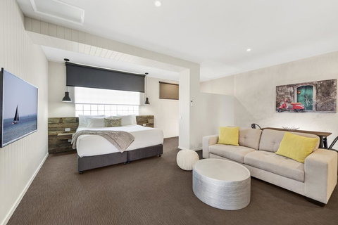 Moonlight Bay Apartments - Stayed 1